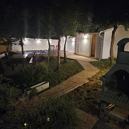 Villa Kuca Za Odmor Dean Pavicini Exterior foto